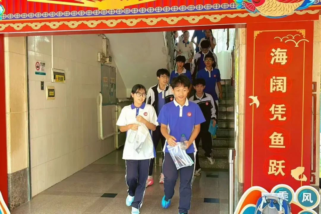 中考首日 | 执笔战中考 少年启华章-第66张图片-四季读书网