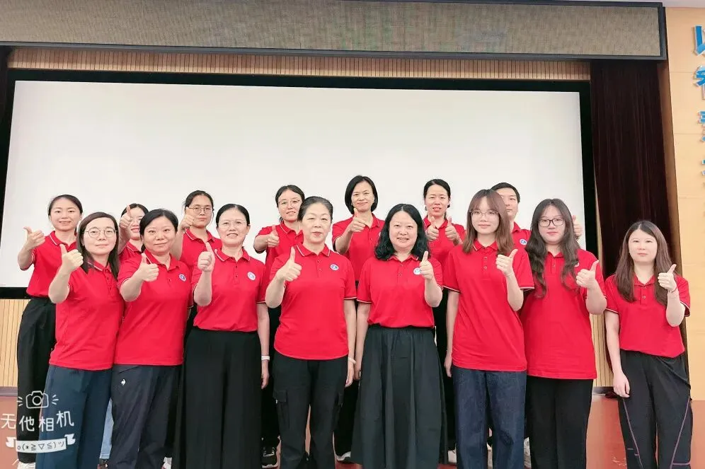 中考首日 | 翻身学子红红火火赴考场-第29张图片-四季读书网