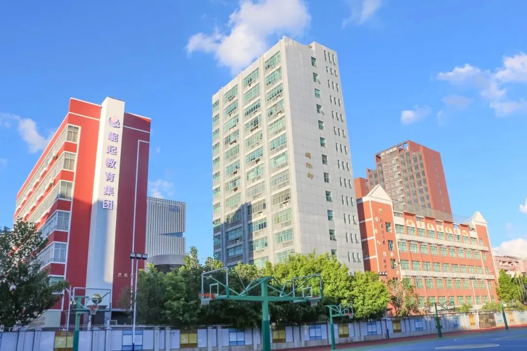 中考首日 | 翻身学子红红火火赴考场-第37张图片-四季读书网