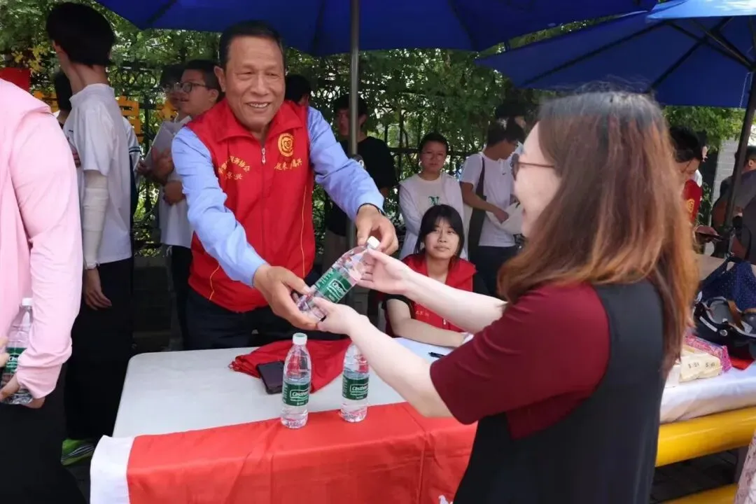 榜样力量护中考 志愿微光逐梦行——大兴区“中国好人”“北京榜样”代表暖心护航学子赶考路-第14张图片-四季读书网