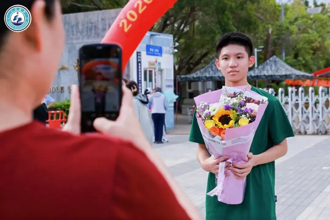 笔锋收盛夏,少年赴新程!三亚中考圆满收官-第17张图片-四季读书网