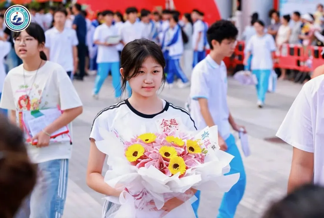 笔锋收盛夏,少年赴新程!三亚中考圆满收官-第18张图片-四季读书网