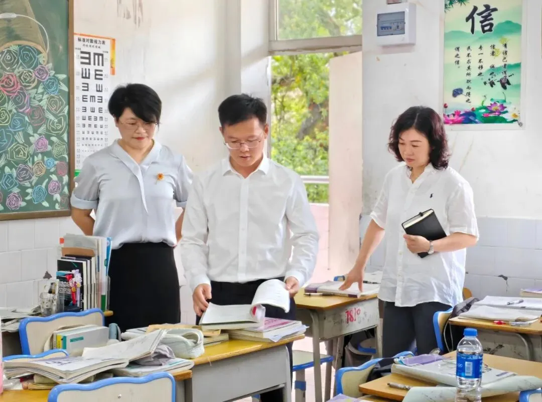 鲁锦锋调研中考备考和校园安全工作-第4张图片-四季读书网