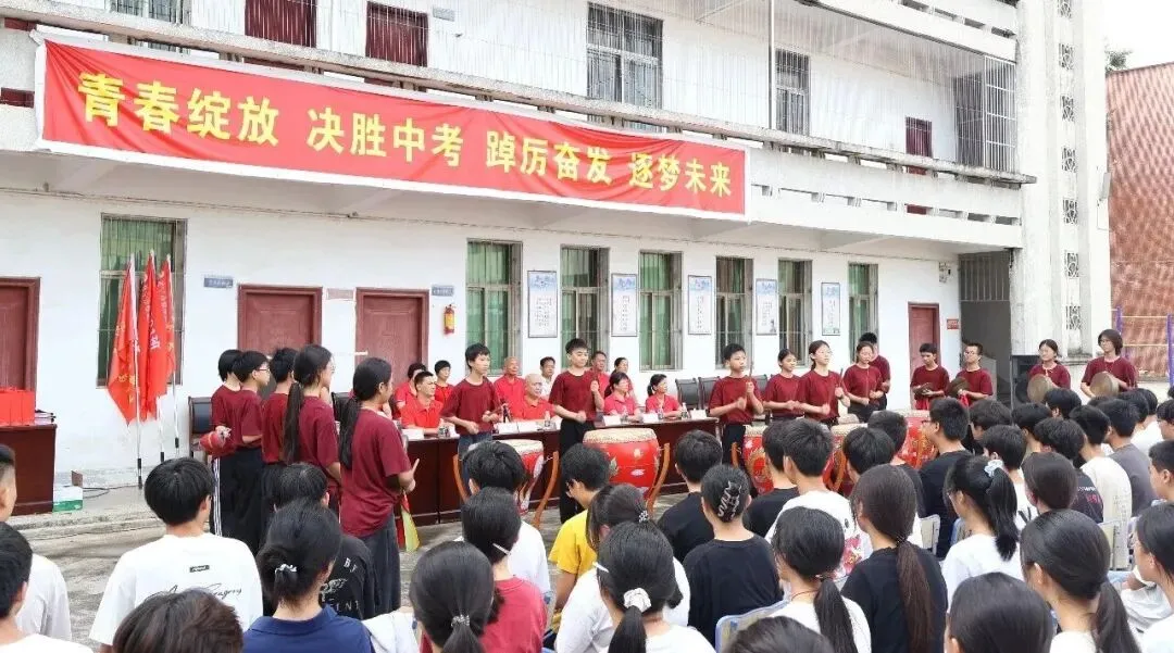 笔定乾坤,赢战中考|果中少年,踏光出征,决胜2026!-第4张图片-四季读书网