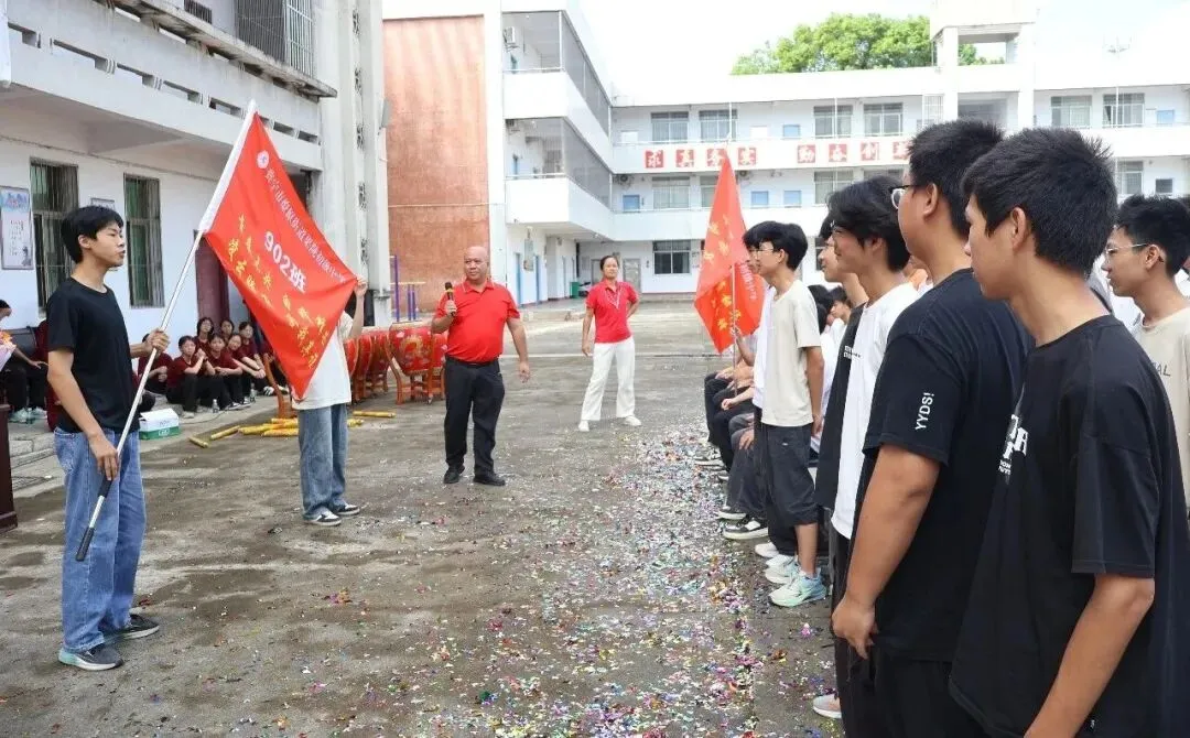 笔定乾坤,赢战中考|果中少年,踏光出征,决胜2026!-第23张图片-四季读书网
