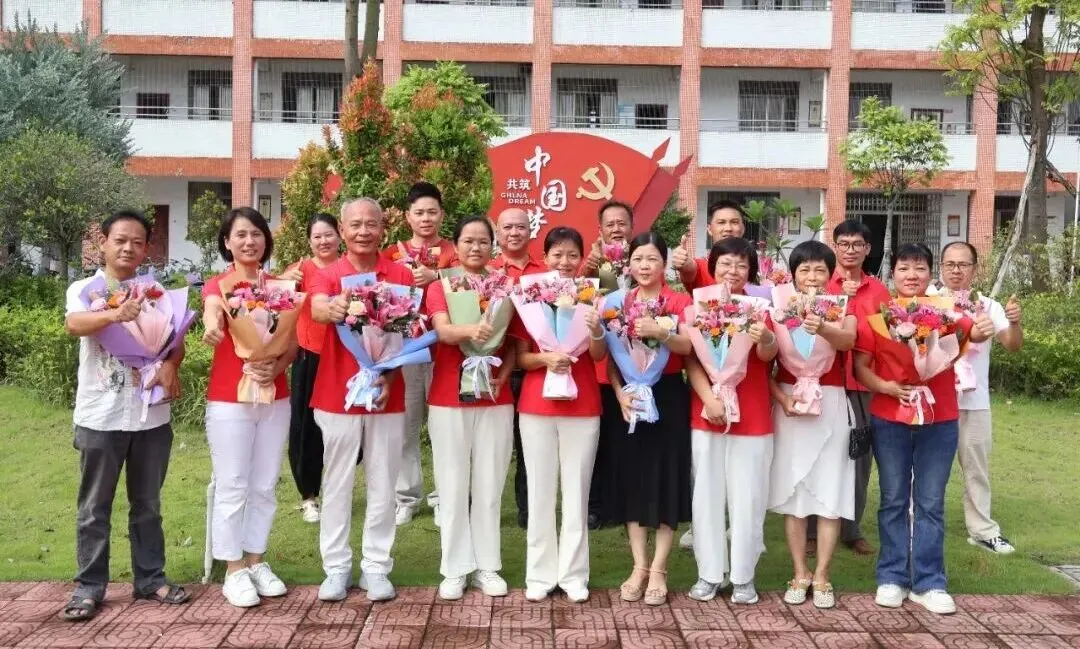笔定乾坤,赢战中考|果中少年,踏光出征,决胜2026!-第35张图片-四季读书网