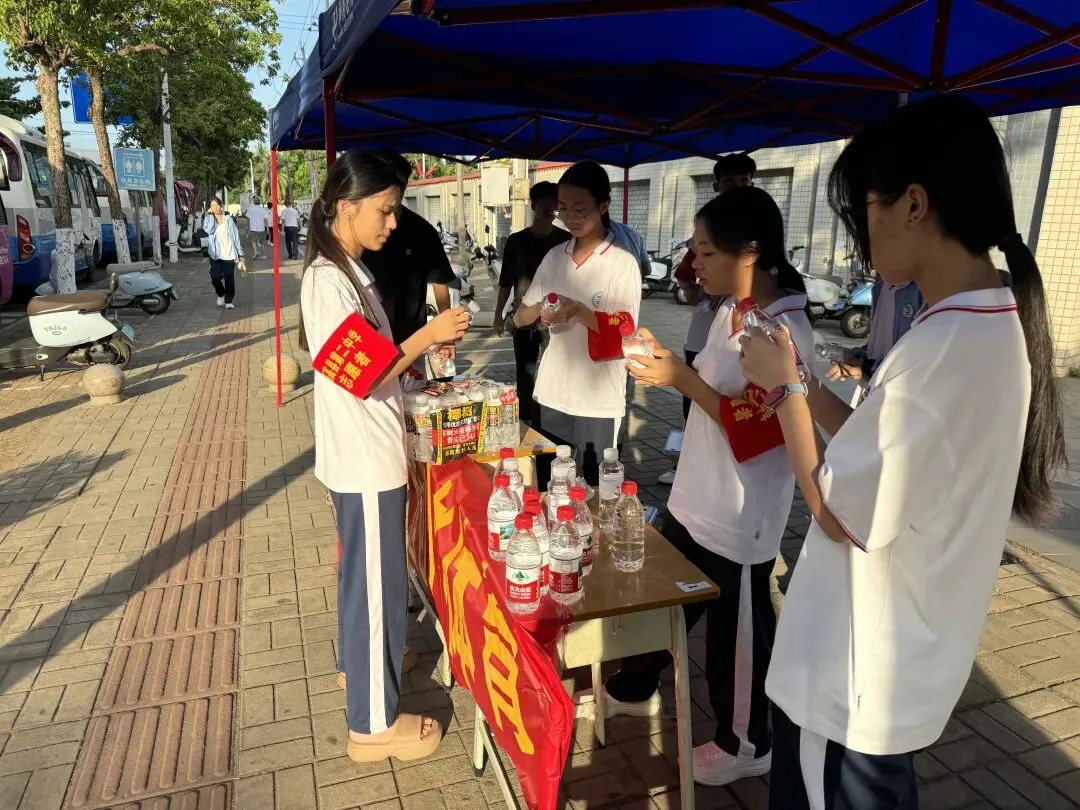 青力汇聚,护航中考丨团临高县委中考爱心服务圆满收官-第15张图片-四季读书网