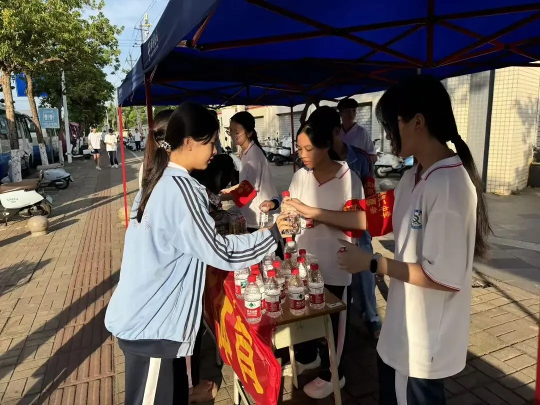 青力汇聚,护航中考丨团临高县委中考爱心服务圆满收官-第19张图片-四季读书网