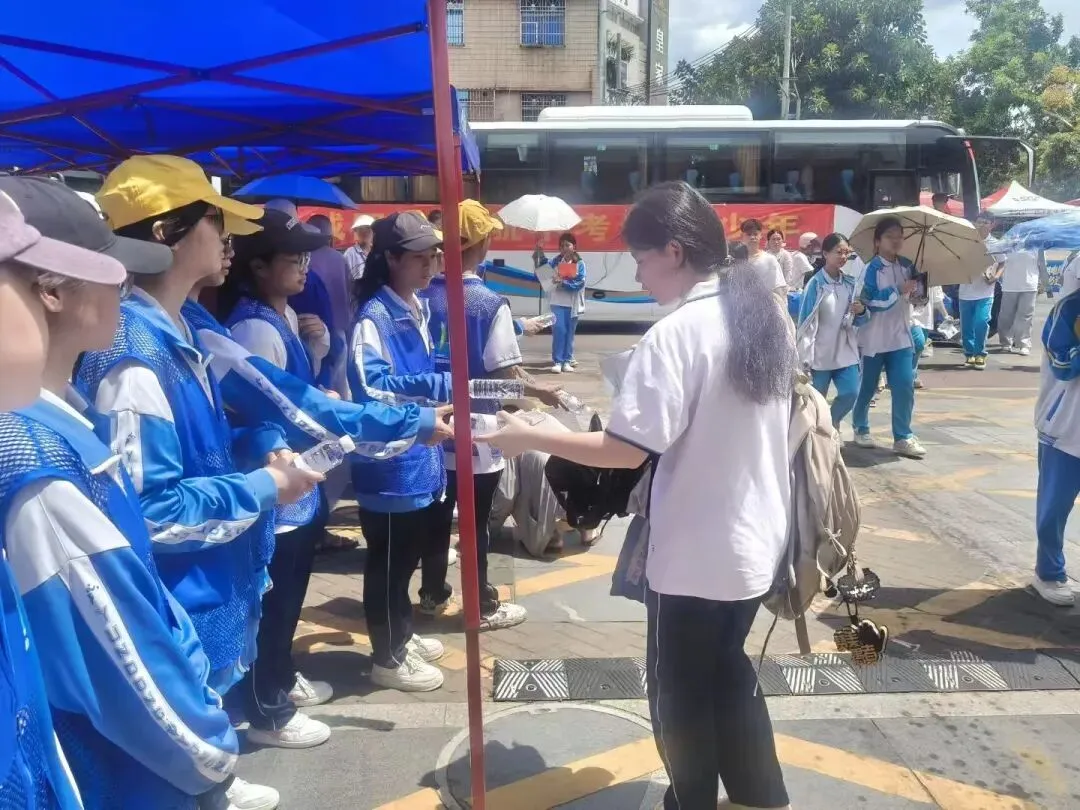 青力汇聚,护航中考丨团临高县委中考爱心服务圆满收官-第20张图片-四季读书网