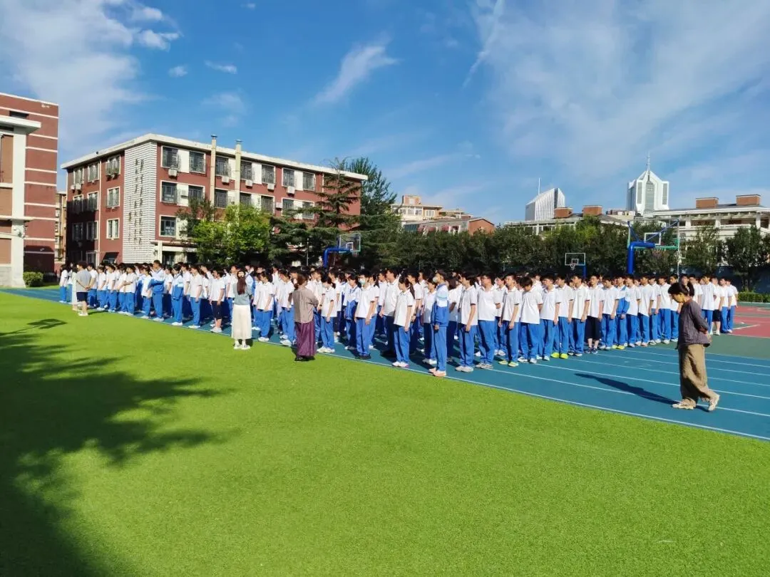 蓄力启航战中考 同心逐梦向未来——第九十中学2027届九年级师生启动大会顺利召开-第22张图片-四季读书网