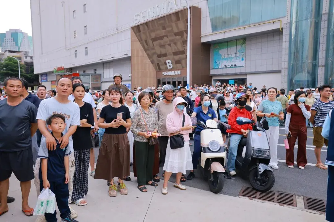 笔落夏章,青春逐光!海口中考圆满收官-第12张图片-四季读书网