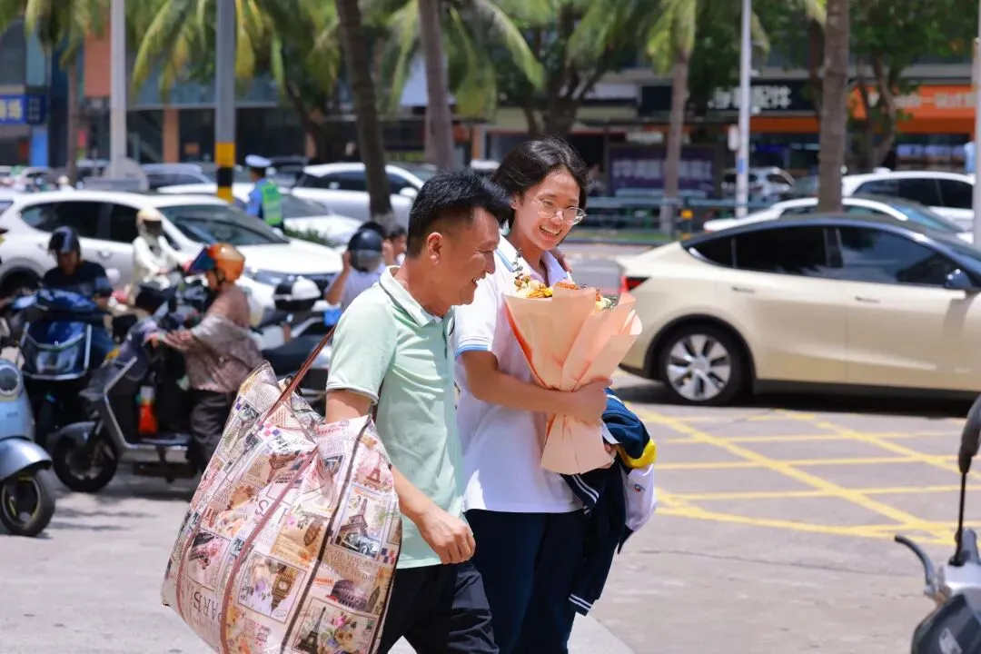 笔落夏章,青春逐光!海口中考圆满收官-第18张图片-四季读书网