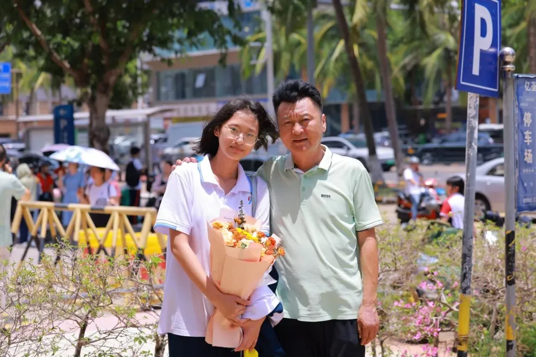 笔落夏章,青春逐光!海口中考圆满收官-第19张图片-四季读书网
