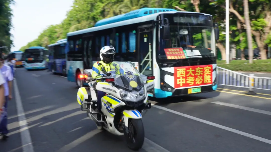 “警”随中考 东方公安为梦想护航!-第11张图片-四季读书网