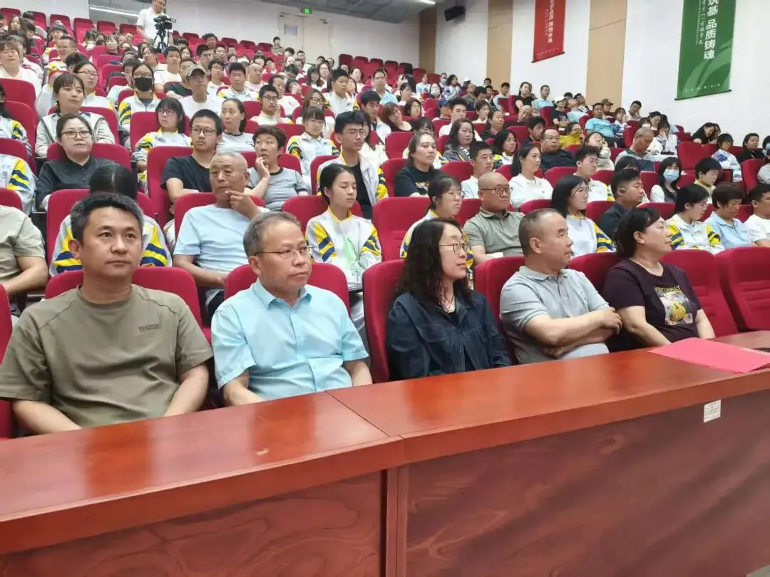 蓄力迎中考,扬帆赴前程——北京市八一实验学校2026届初三中考壮行大会圆满举行-第14张图片-四季读书网