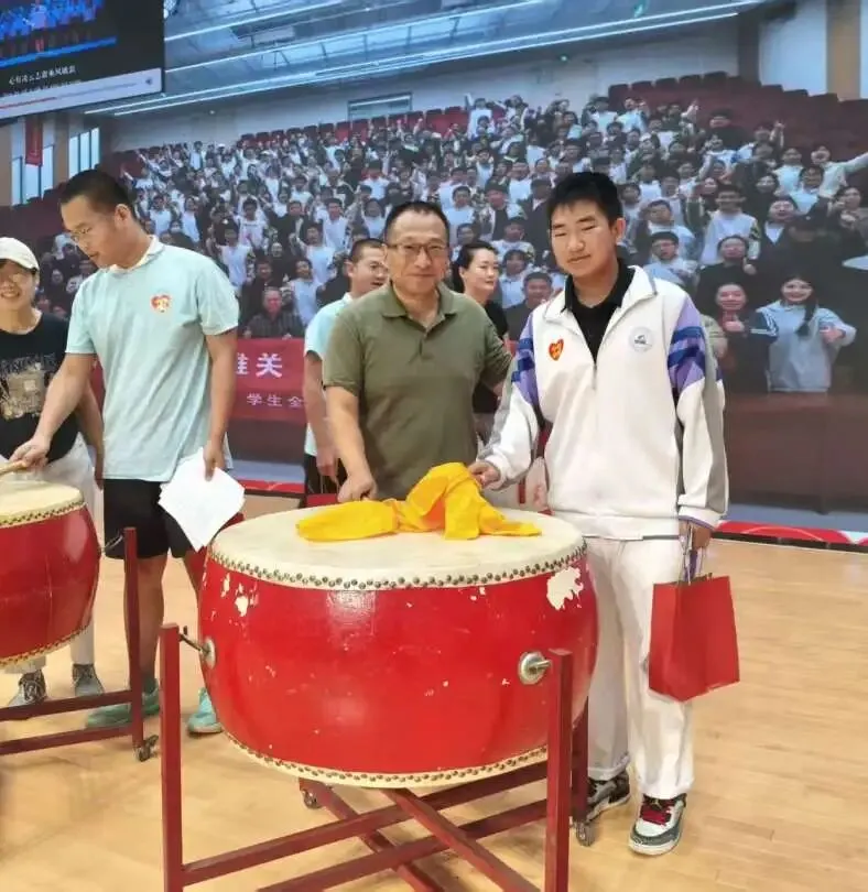 蓄力迎中考,扬帆赴前程——北京市八一实验学校2026届初三中考壮行大会圆满举行-第31张图片-四季读书网