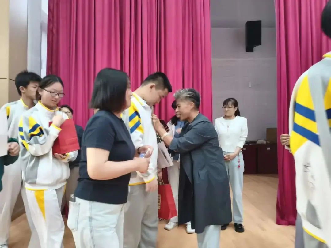 蓄力迎中考,扬帆赴前程——北京市八一实验学校2026届初三中考壮行大会圆满举行-第36张图片-四季读书网