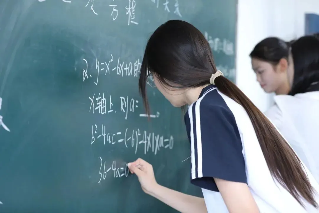 2026中考落榜别焦虑!西铁升大部:职教高考直通全日制大学,低分也能圆梦本科-第2张图片-四季读书网