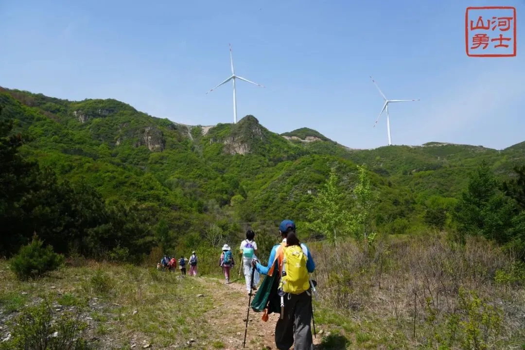 北京今年中考作文考攀登?山河家长笑了:这题我孩子熟!-第4张图片-四季读书网