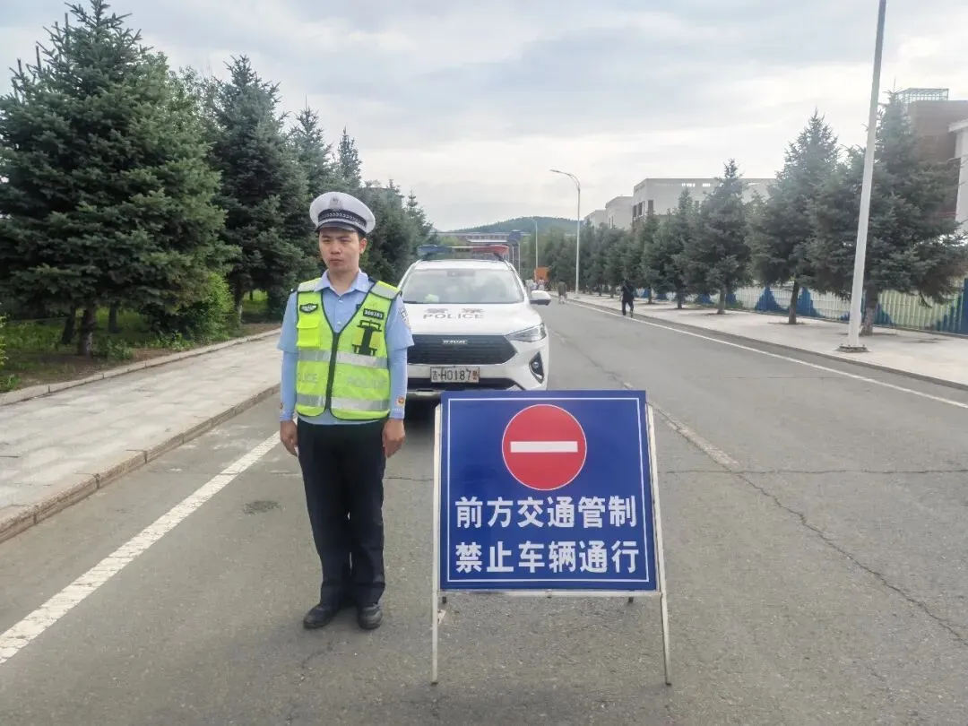 “警”随中考  汪清公安交管全力守护!-第3张图片-四季读书网