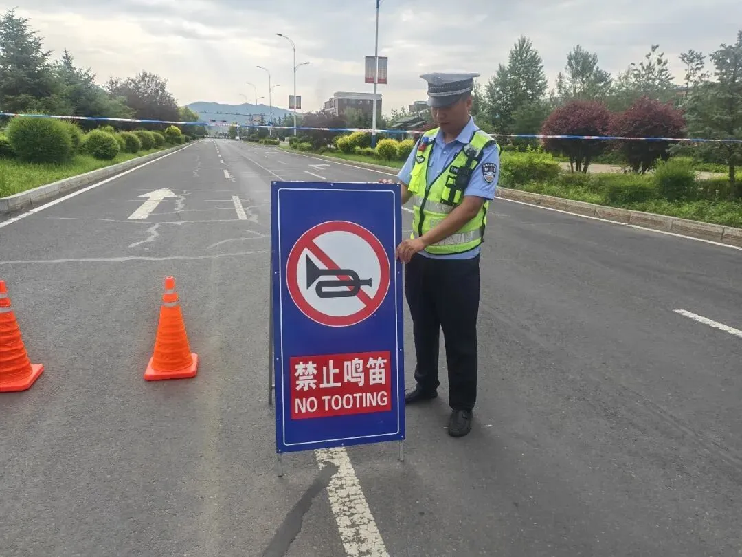 “警”随中考  汪清公安交管全力守护!-第4张图片-四季读书网