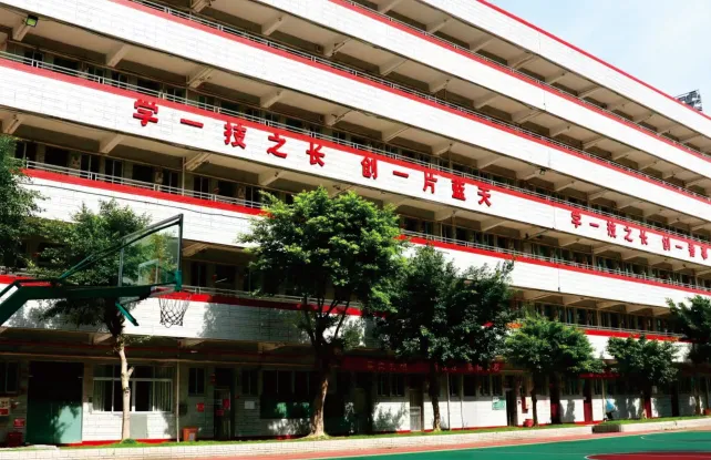 冲刺中考!加油少年们!-第37张图片-四季读书网