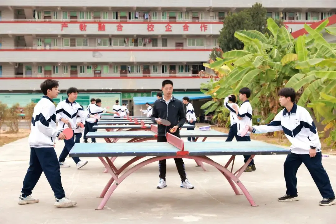 冲刺中考!加油少年们!-第69张图片-四季读书网