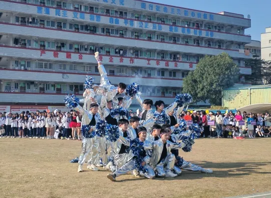 冲刺中考!加油少年们!-第119张图片-四季读书网