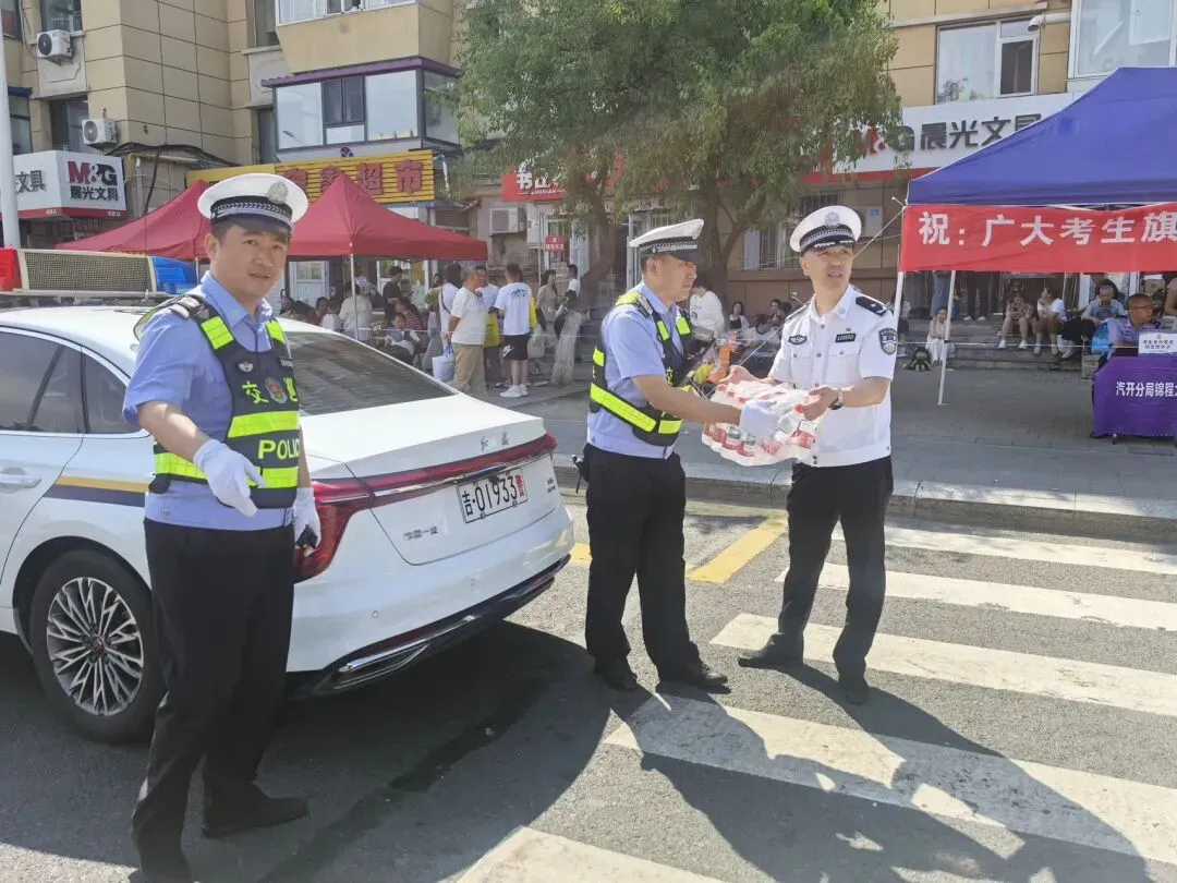 全程“警”护中考,祝你“试”不可挡丨护航中考-第3张图片-四季读书网
