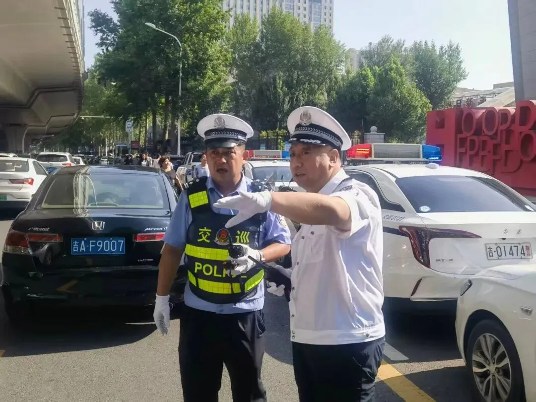全程“警”护中考,祝你“试”不可挡丨护航中考-第5张图片-四季读书网