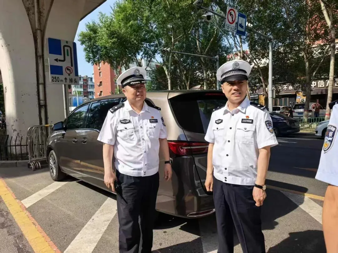 全程“警”护中考,祝你“试”不可挡丨护航中考-第6张图片-四季读书网