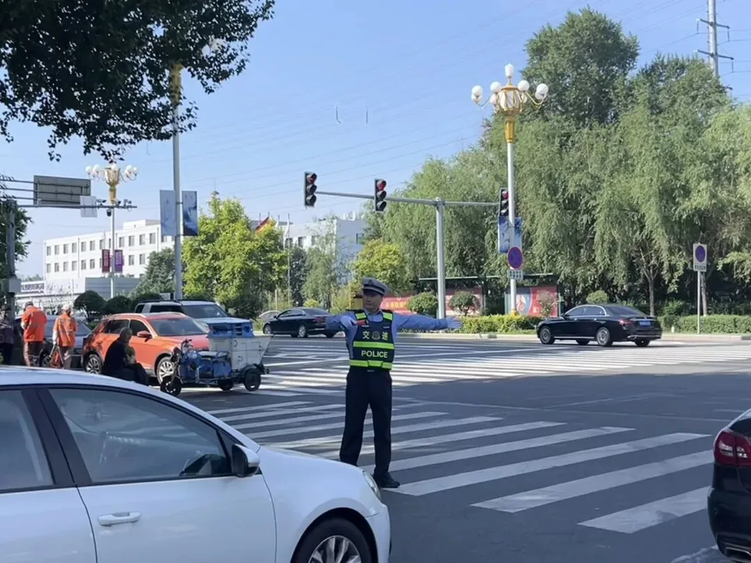 全程“警”护中考,祝你“试”不可挡丨护航中考-第8张图片-四季读书网