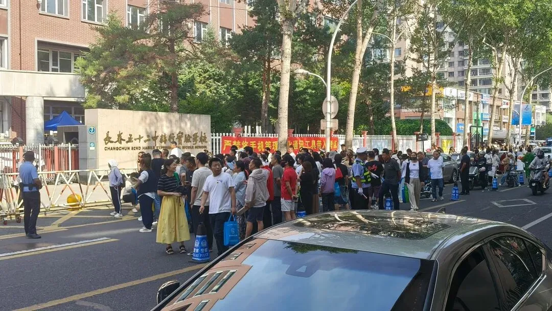 全程“警”护中考,祝你“试”不可挡丨护航中考-第9张图片-四季读书网
