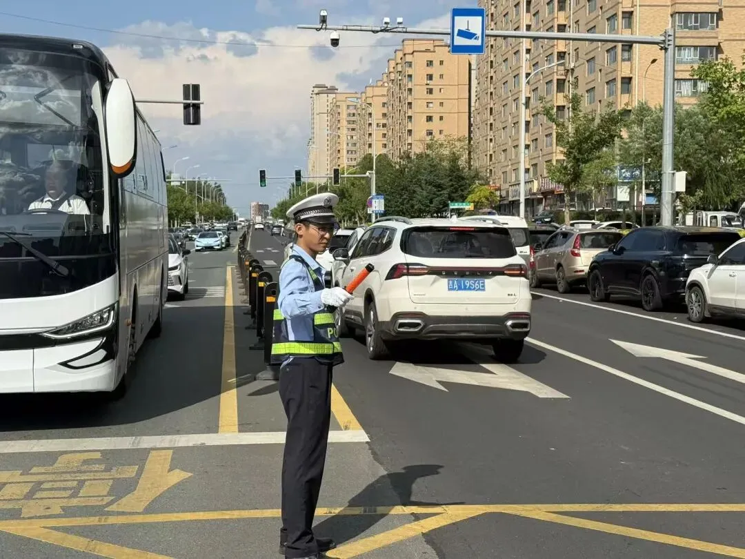 全程“警”护中考,祝你“试”不可挡丨护航中考-第10张图片-四季读书网