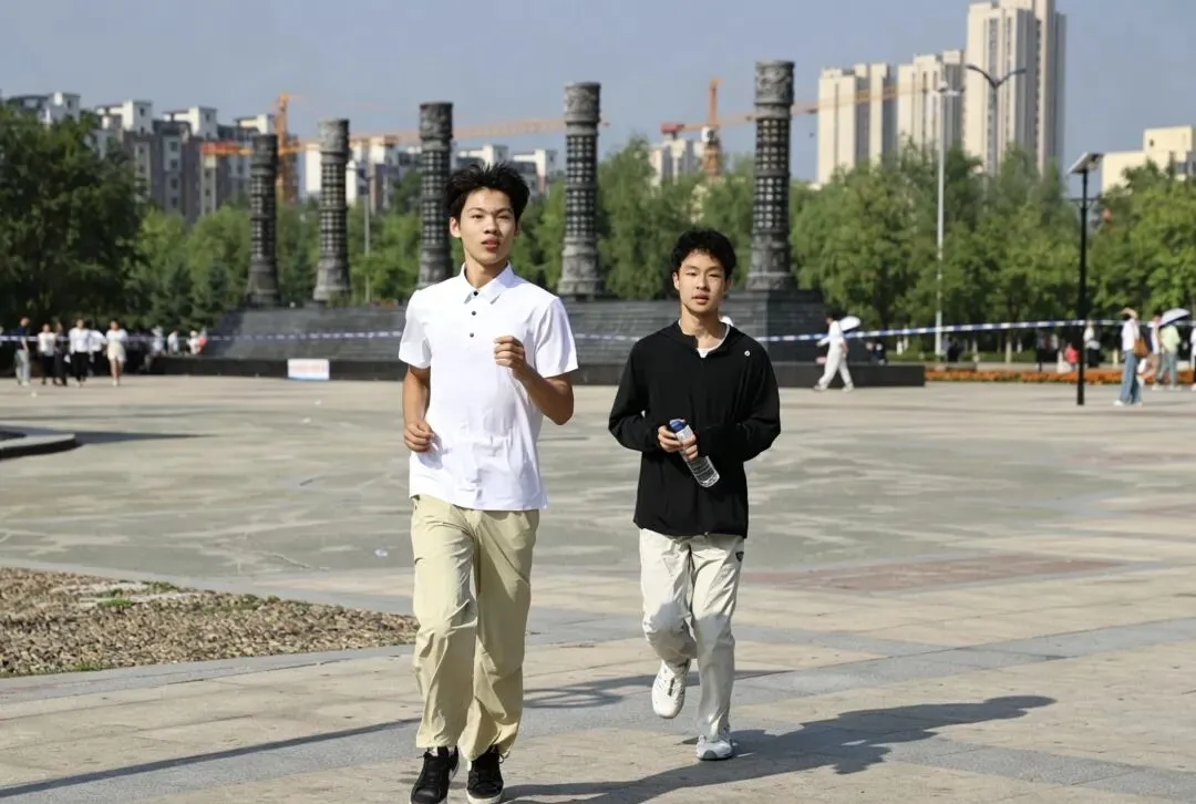 中考今日开考!加油,少年!-第5张图片-四季读书网