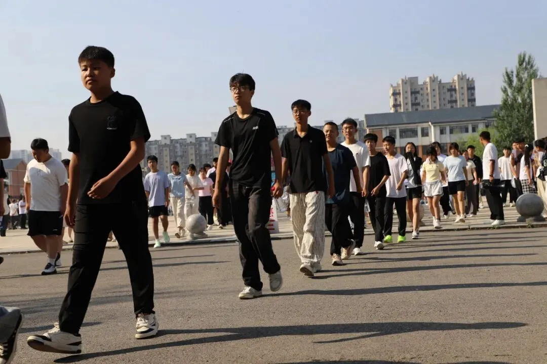 中考今日开考!加油,少年!-第6张图片-四季读书网