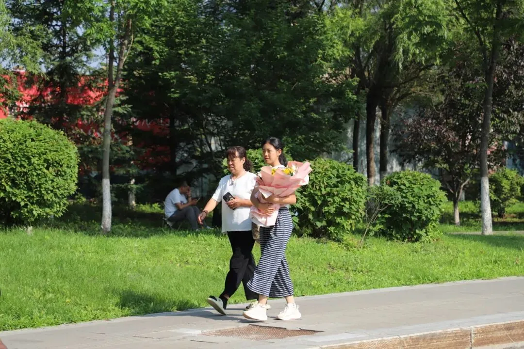 中考今日开考!加油,少年!-第16张图片-四季读书网