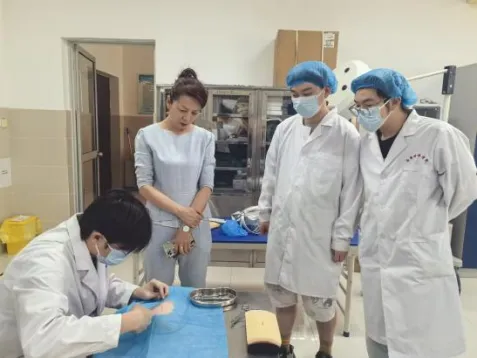 抓实执业助理医师模拟实训 夯实临床执业基础 | 医学院2024级临床医学专业执业助理医师顺利开展-第8张图片-四季读书网