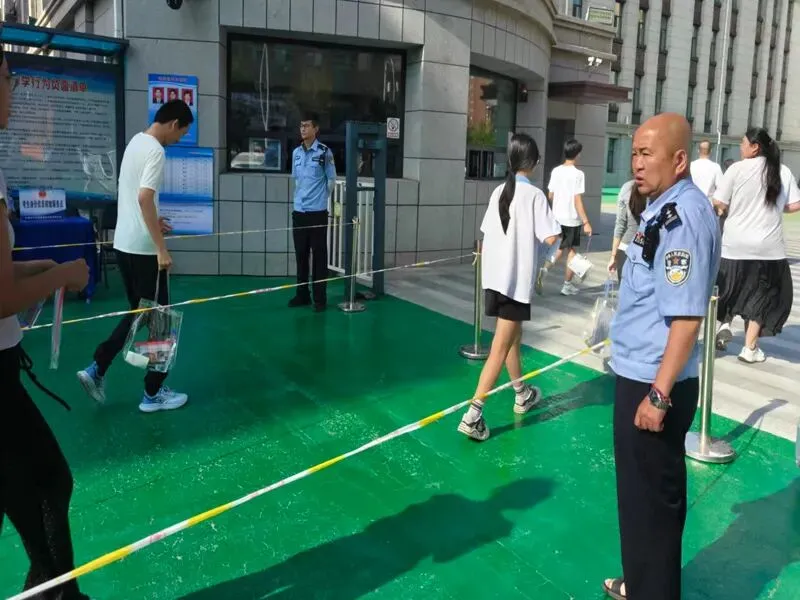 藏蓝护航中考!宽城公安多措守护学子逐梦路-第27张图片-四季读书网