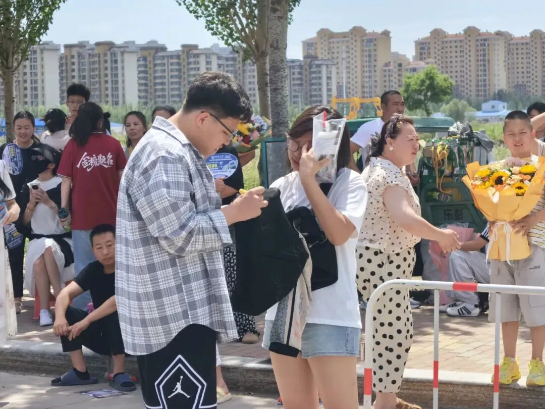 中考落笔!大庆少年奔赴下一程山海-第16张图片-四季读书网