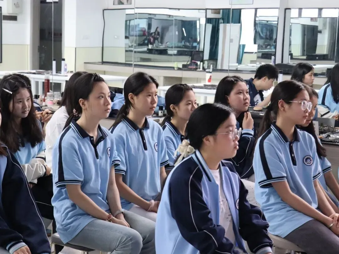中考择校别盲目!对比多所长沙中职,为什么更多家庭选择长沙市现代应用中等职业学校?-第24张图片-四季读书网