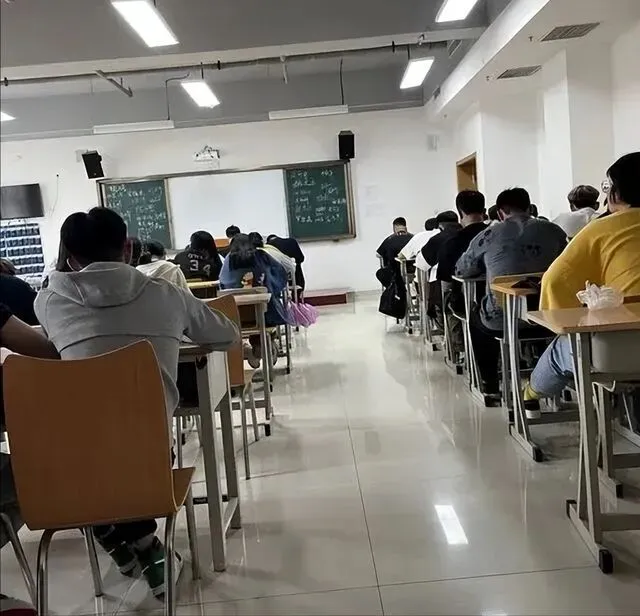 衡阳某小学老师晒出中考监考劳务费,并感慨考场里睡觉的孩子太多-第2张图片-四季读书网