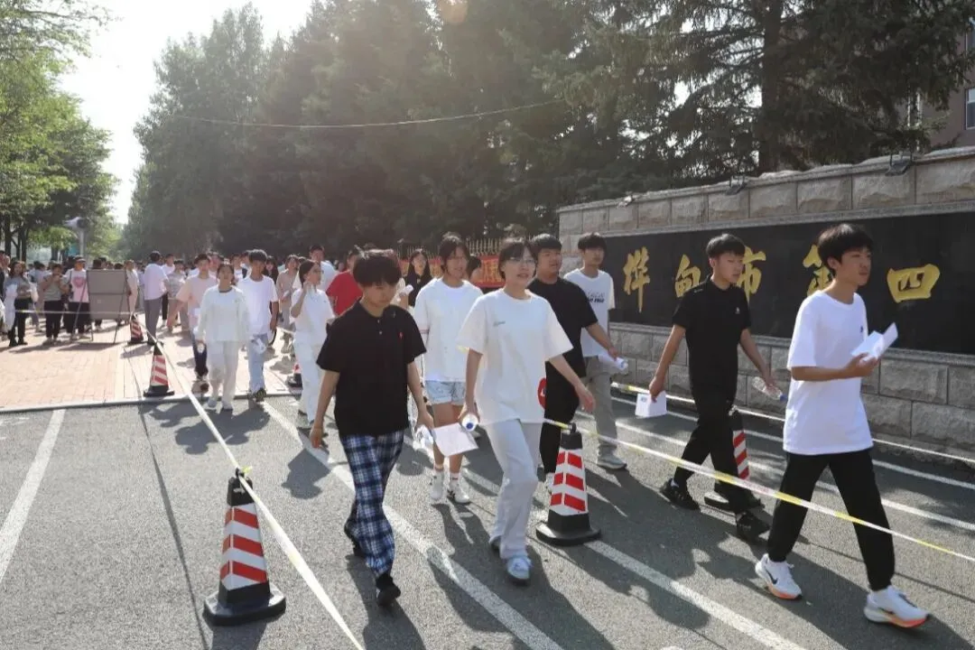 今日中考丨2822名桦甸考生 夏风伴笔墨 执笔写青春-第4张图片-四季读书网