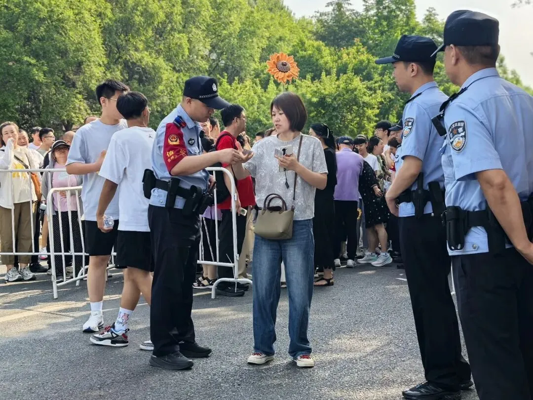 中考首日,江城公安“护考模式”准时上线!-第8张图片-四季读书网