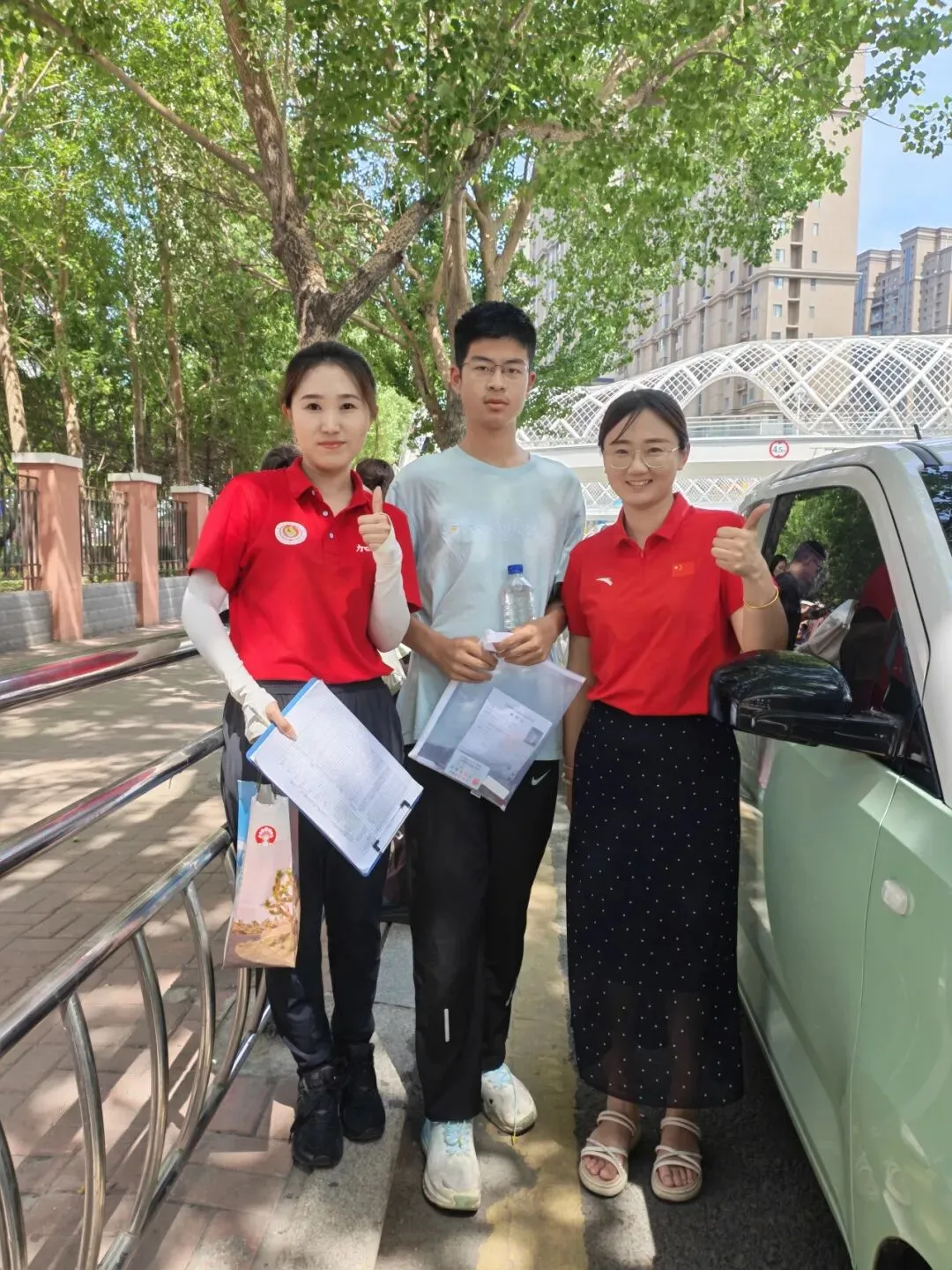 【繁荣学校·直击中考】红装相伴 暖心护航——2026届吉林省实验繁荣学校带考掠影(一)-第52张图片-四季读书网