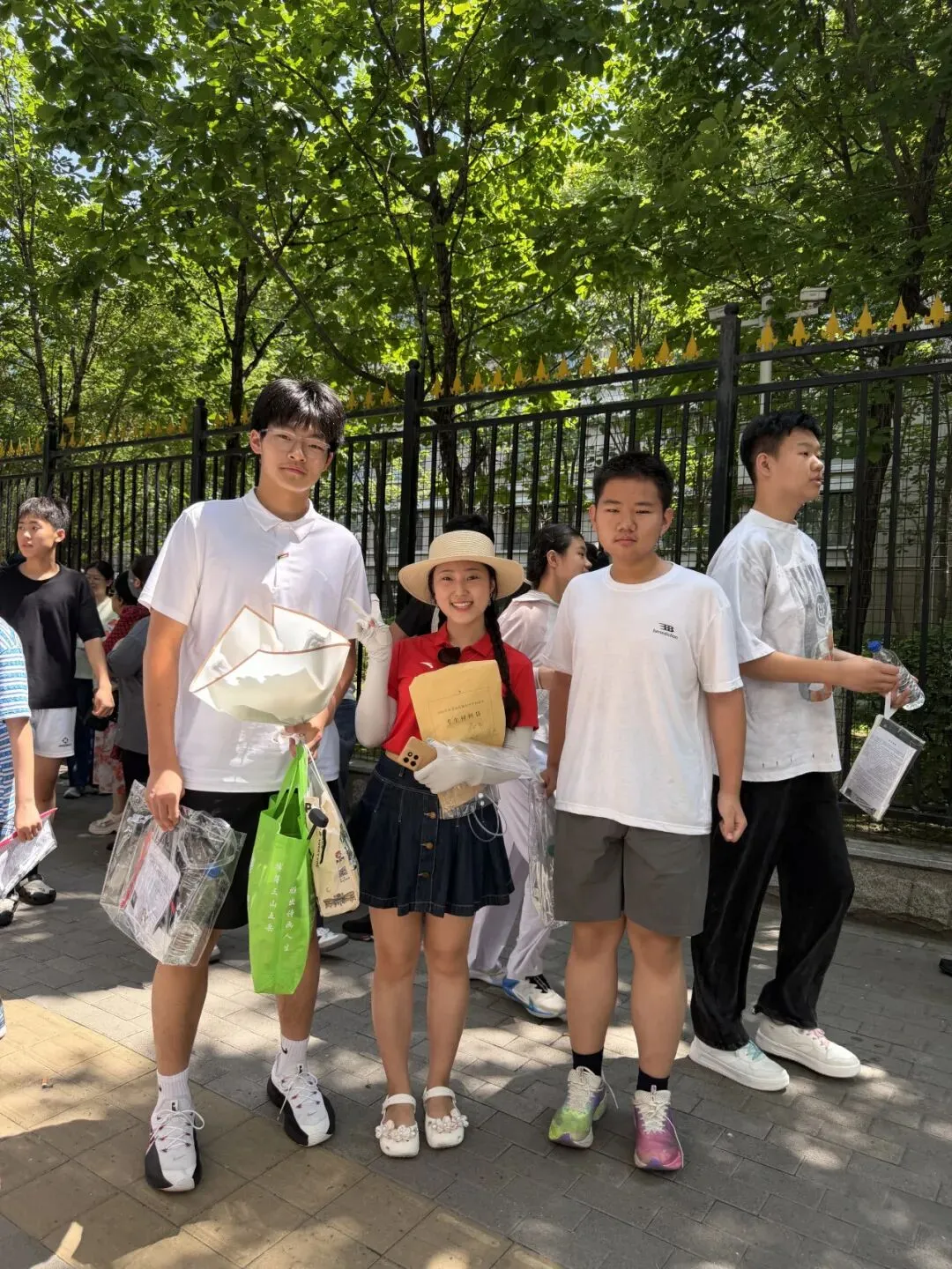 【繁荣学校·直击中考】红装相伴 暖心护航——2026届吉林省实验繁荣学校带考掠影(一)-第64张图片-四季读书网