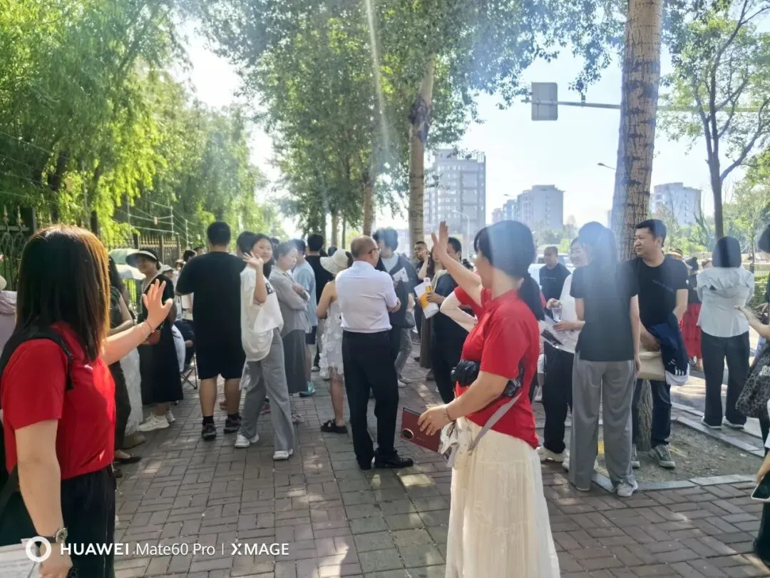 【繁荣学校·直击中考】红装相伴 暖心护航——2026届吉林省实验繁荣学校带考掠影(一)-第78张图片-四季读书网