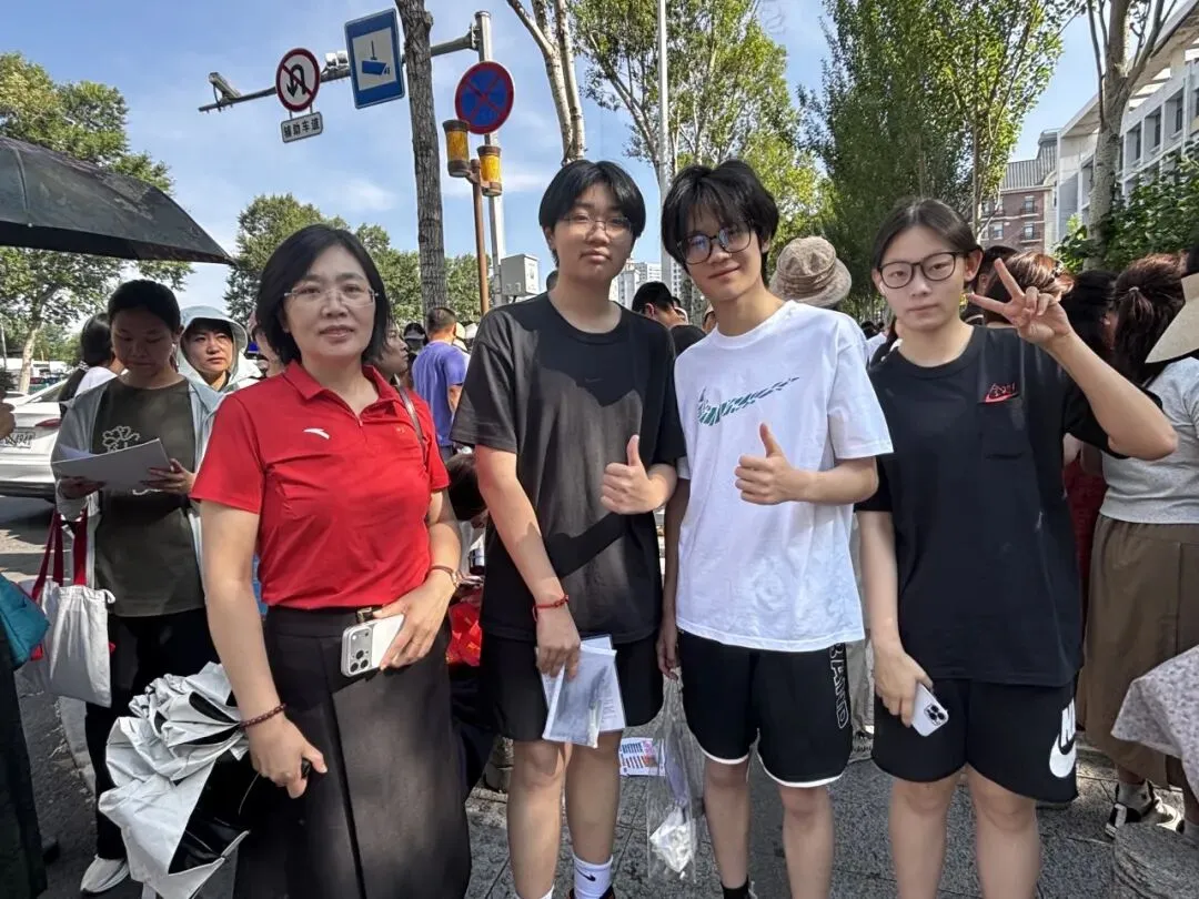 【繁荣学校·直击中考】红装相伴 暖心护航——2026届吉林省实验繁荣学校带考掠影(一)-第84张图片-四季读书网