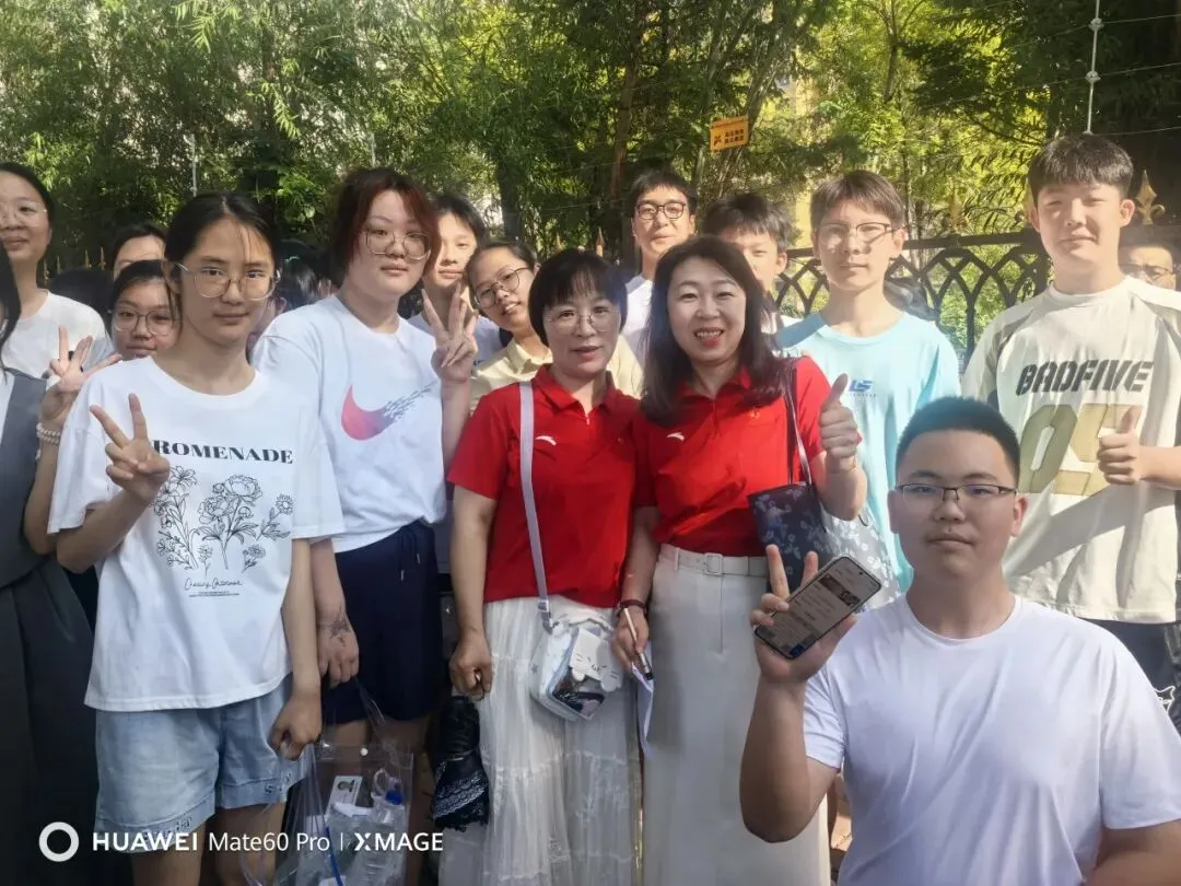 【繁荣学校·直击中考】红装相伴 暖心护航——2026届吉林省实验繁荣学校带考掠影(一)-第89张图片-四季读书网