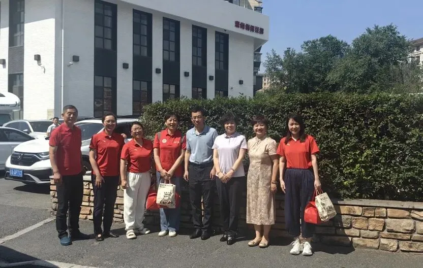 【繁荣学校·直击中考】红装相伴 暖心护航——2026届吉林省实验繁荣学校带考掠影(一)-第96张图片-四季读书网
